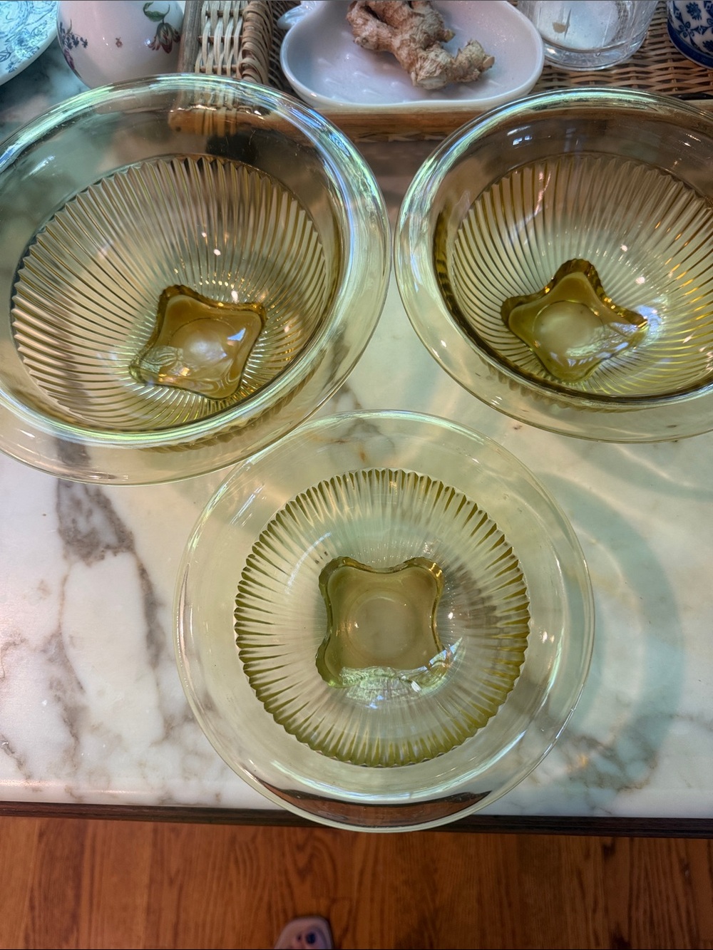 Depression Glass Footed Nesting Bowls - Picture 2 of 14